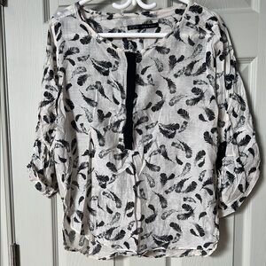 67-Feather Print Women's Top - Black and White